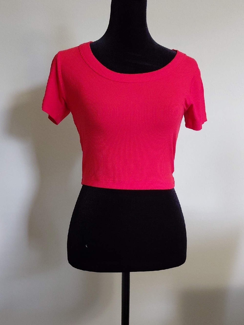 Zenana Outfitters Hot Red Ribbed Short Sleeve Crop Top